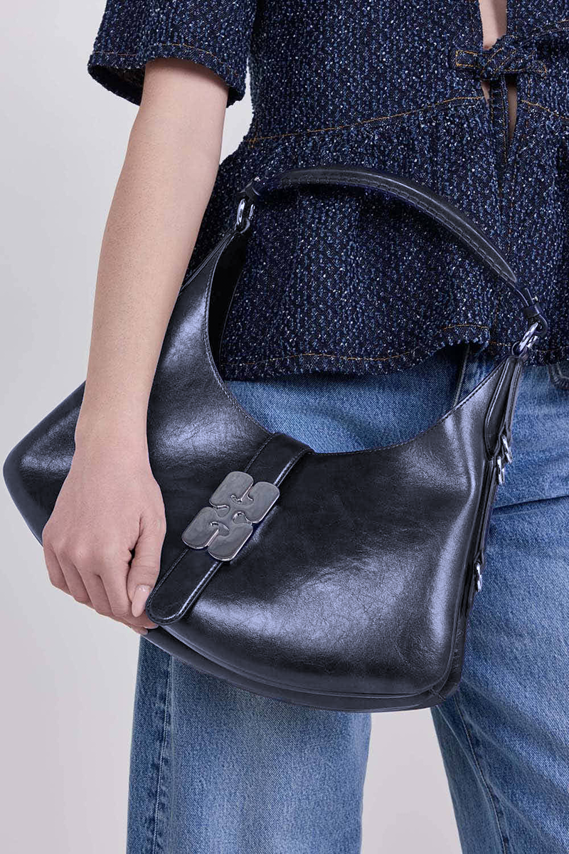 תמונת כל הלוק של תיק כתף קאט סמול